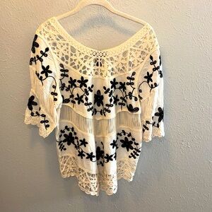 Anthropologie Cream and Black Floral Crochet Top Blouse Hippie Boho Size Small